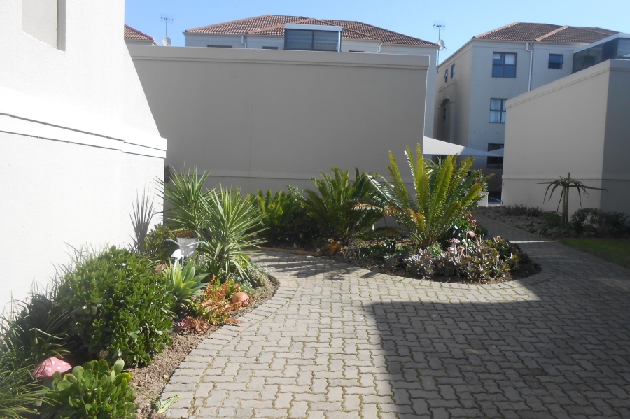 2 Bedroom Property for Sale in Vredekloof East Western Cape